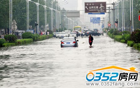 暴雨突至 市區多處發生內澇
