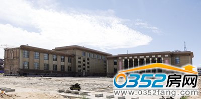 展覽館平移穩(wěn)步進(jìn)行中