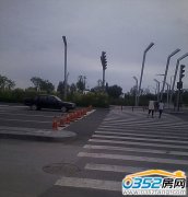 7��27��̫��·������ʮ��·�ڽ��R̎�M�з�·