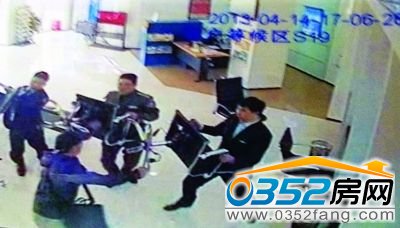 當(dāng)時(shí)銀行監(jiān)控畫面