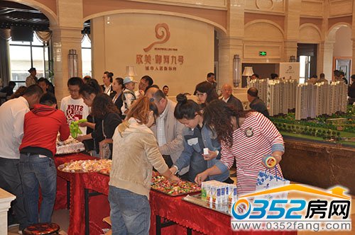 主辦方為來訪客戶精心準備可口食品