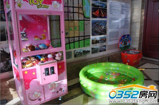 迪斯尼夢幻之旅------打地鼠、捕魚池、娃娃機(jī)