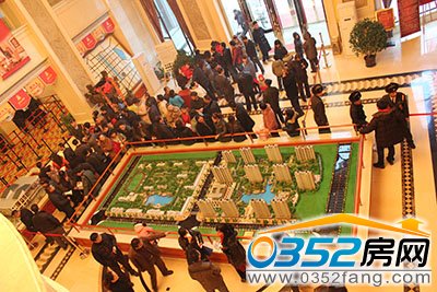 業主們在排號選購車位