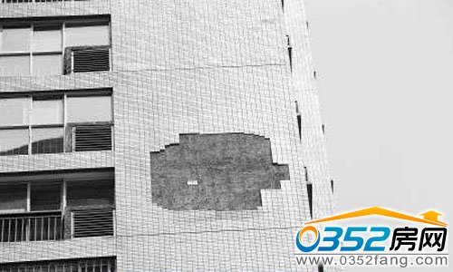 安置房外墻大批脫落