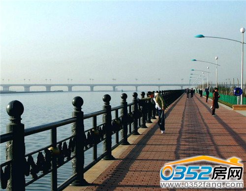 ����,�^��