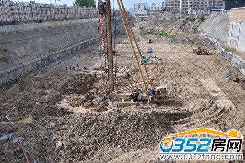 國貿廣場項目目前正在打地基