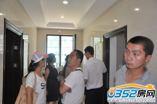 網友參觀倫敦街公寓樣板間