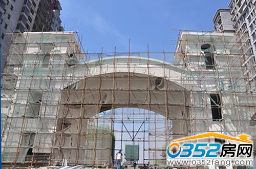 千禧御東畫卷東門外部完成大理石覆面