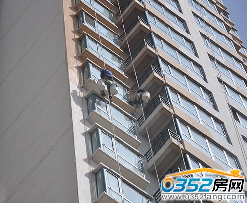 3號樓外立面粉刷即將接近尾聲