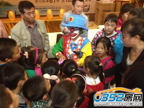 眾多娛樂項目為活動現場增添輕松歡快的氛圍