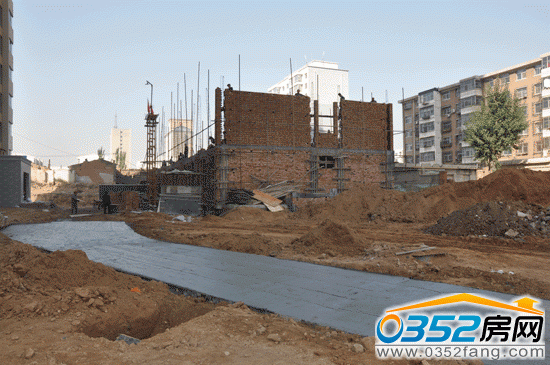 北馨理想城小區水泥路鋪設中