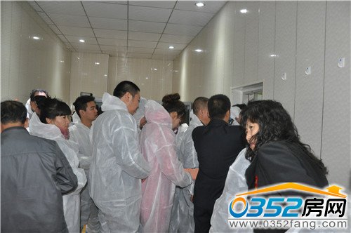 �I���������������x���M��C�����^