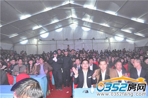 活動現(xiàn)場吸引眾多市民前來捧場