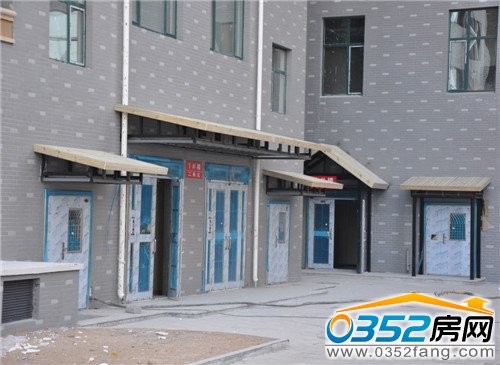 北馨理想城二期樓門安裝完畢