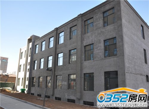 北馨理想城二期會所已經(jīng)安裝好玻璃