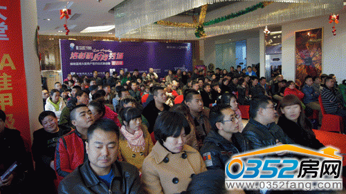 綠地·藍海時尚秀現(xiàn)場火熱