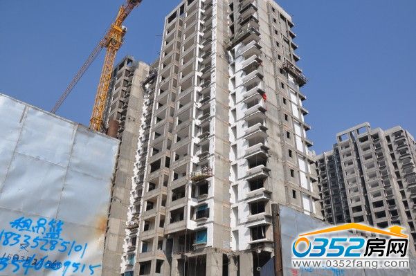 華北星城三期 華北星城三期部分樓座開始上保溫層