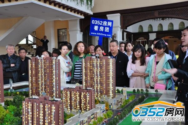 0352房網(wǎng)網(wǎng)友聽(tīng)尚郡·翠林苑置業(yè)顧問(wèn)介紹項(xiàng)目情況