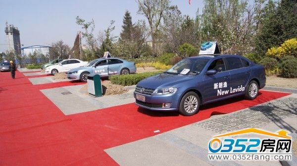 綠地世紀城車展現場一角