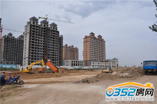 開源街5月30日施工現場 正在進行土地平整