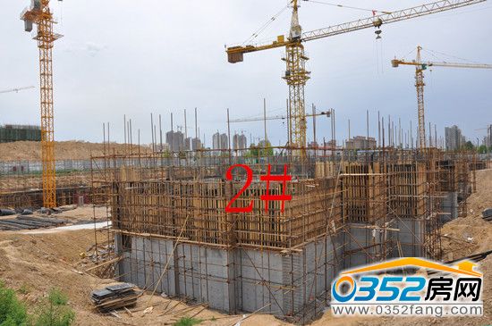 6月19日盛世豪庭2號樓已經蓋到第二層