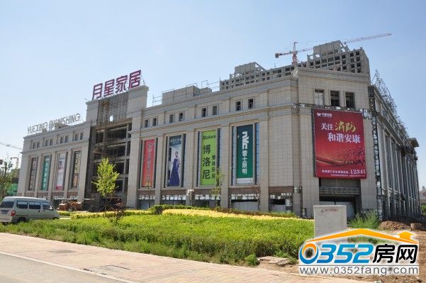 月星國際家居廣場建材館部分已經貼好瓷磚