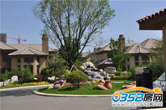 江鴻鉑藍郡正門入口處美景