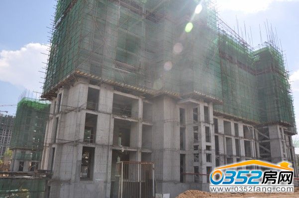 盛世豪庭1號樓近景圖(2014.8.14)