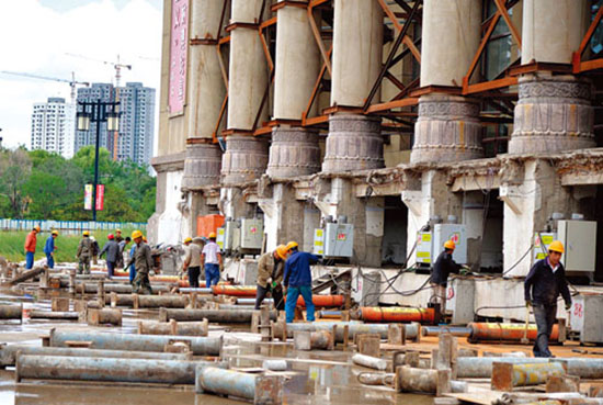 ���˂����ڰ��bչ�[�^���d��Һ���b��