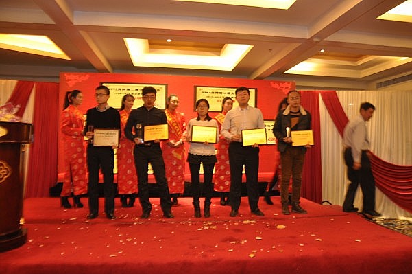 ����݆�ɴ�ͬ�з��خa�c��I����f�������L��������C��