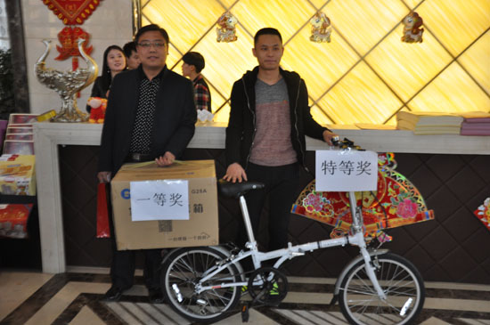 月星國際家居廣場活動榮獲一等獎和特等獎客戶集體合影