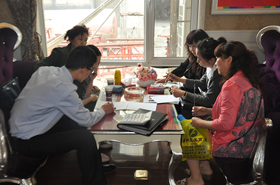 月星國際家居廣場置業顧問向0352房網網友介紹項目戶型