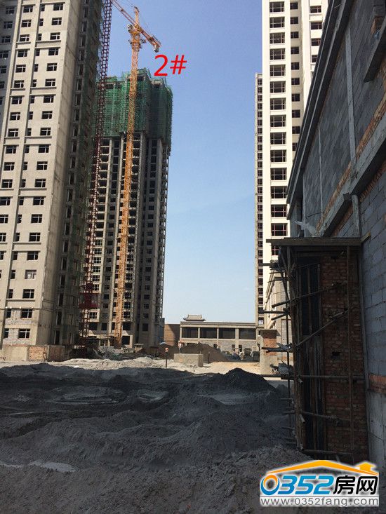 金水灣工程實景圖2#二次結(jié)構(gòu)和窗戶已經(jīng)完工了,正在準備鋪地暖