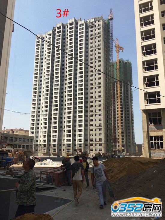 金水灣工程實景圖3#地暖已鋪完,正在做防火門窗。