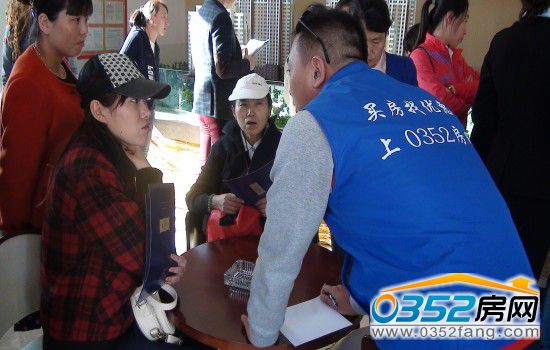 01194613d33cef32dc8776.jpg conew_3盛世0352工作人員解答網友疑問.jpg