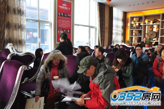 12141235fd5e758e8b9693.jpg 排隊21.jpg