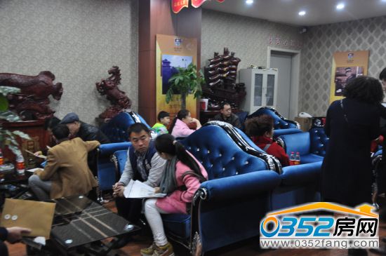 161042146b57424e505506.jpg 圖片等待1.jpg