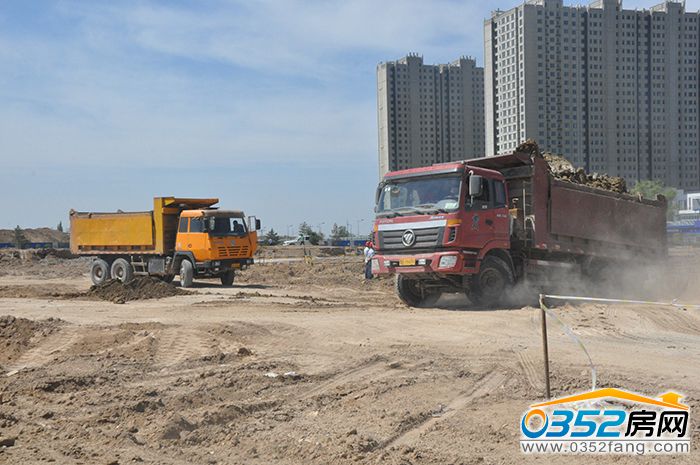 181635022affa048534075.jpg 拉土車(chē).JPG