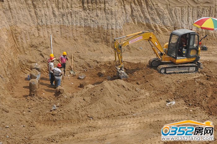 0716324240bc0245800616.jpg 3號樓開挖樁間土.jpg