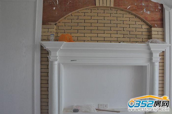 071637136e1780b50b7585.jpg 電視墻.jpg