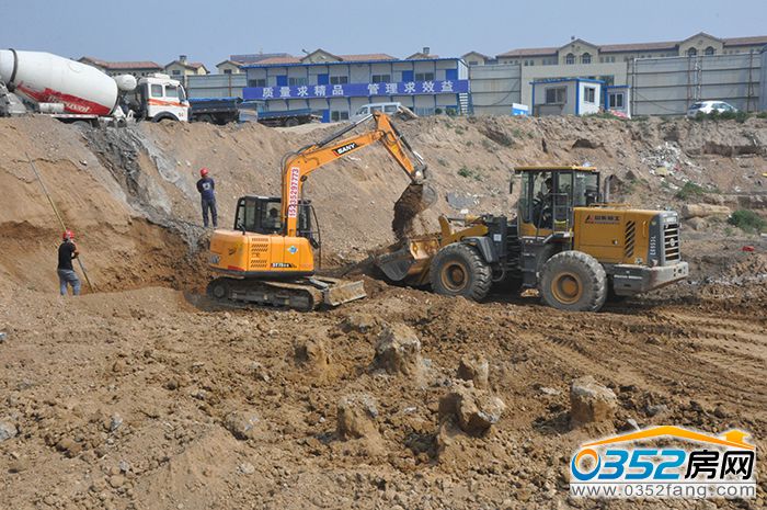 0815210565d43f8e755258.jpg 9號樓開挖樁間土.JPG