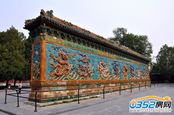 271644562bde9558bc0615.jpg 九龍壁.jpg