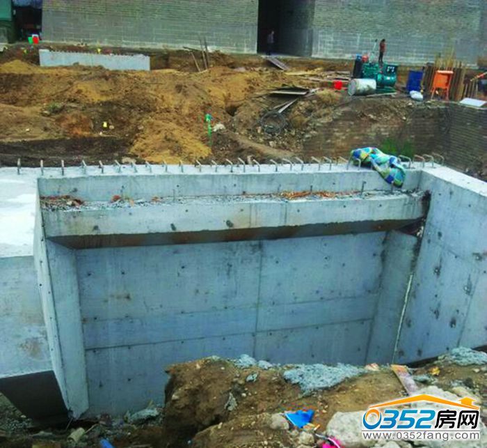 24112515105a1aa3ba4616.jpg 新筑的河墩.jpg