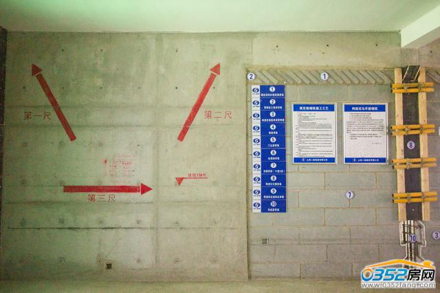 ���،����D