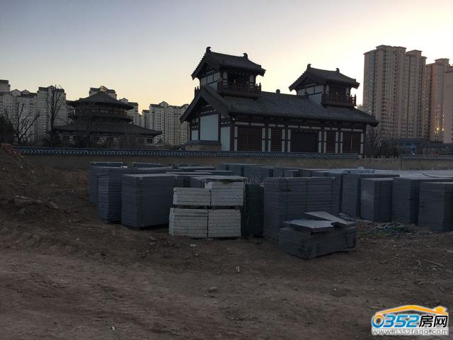 ���ù��@���T