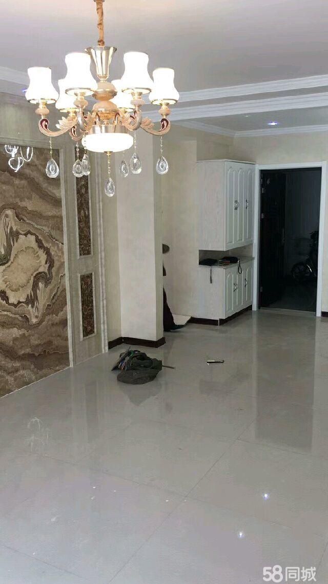 ���M����