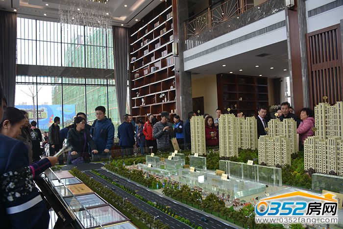 2818383903b36904ac2647.jpg 星際2.JPG