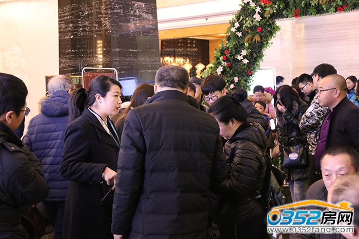 23175628a9995a28f16588.jpg 置業(yè)顧問(wèn)講解.JPG