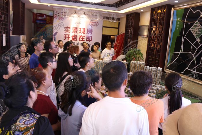 2317503203ed43bcaf5688.jpg 7.1.JPG