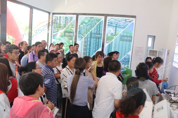 26180037c3e9cecd613585.jpg 興云華庭 (1).JPG